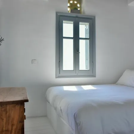 Hotel Living Theros Luxury Kardhianí