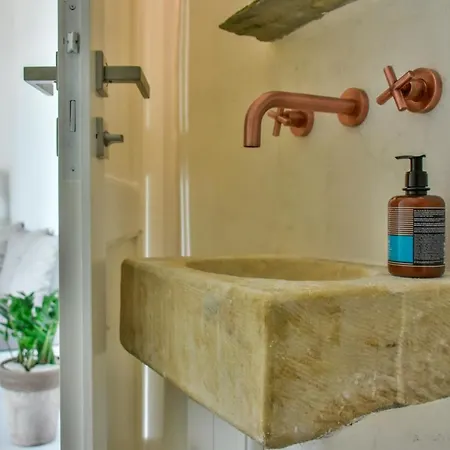 Living Theros Luxury Kardhianí