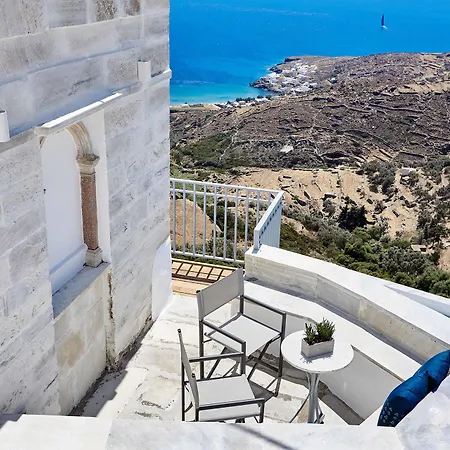Ξενοδοχείο Living Theros Luxury 3*