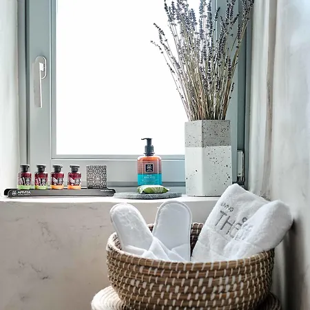 Living Theros Luxury Hotel 3*