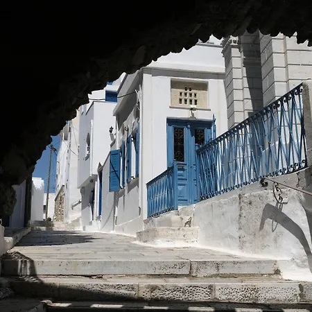 Hotel Living Theros Luxury Kardhianí