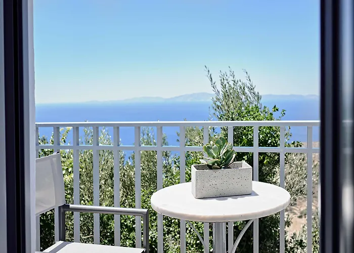 Living Theros Luxury 3*