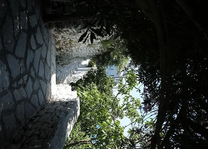 Living Theros Luxury 3* Kardhianí