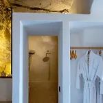 Living Theros Luxury Ξενοδοχείο