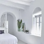 Hotel Living Theros Luxury Kardhianí
