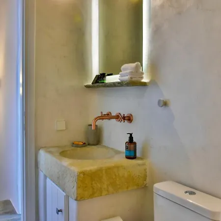 Living Theros Luxury Otel 3*