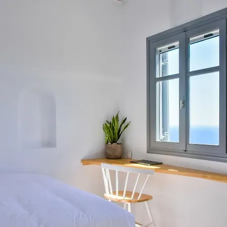 Hotel Living Theros Luxury