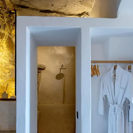 Living Theros Luxury Hotel