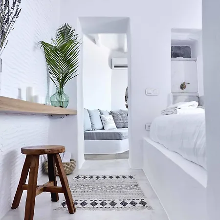 Living Theros Luxury فندق Kardhianí