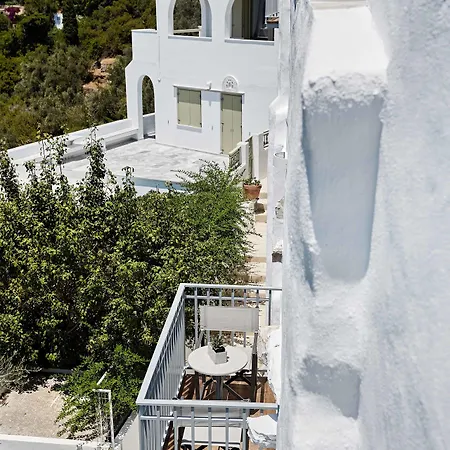 Hotel Living Theros Luxury