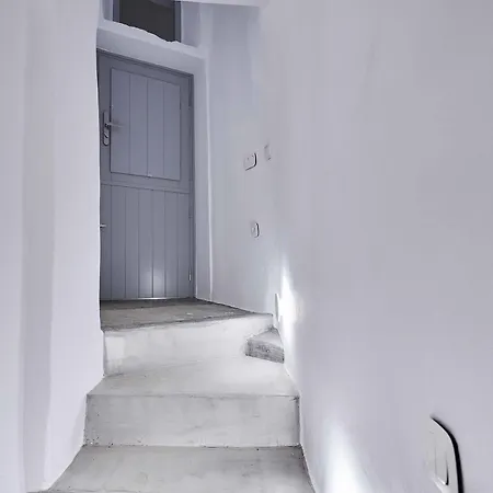 Otel Living Theros Luxury Kardhianí