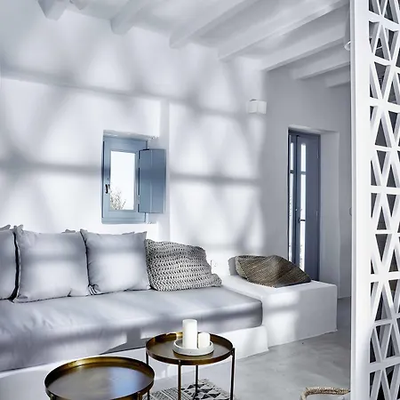 Living Theros Luxury Hotel