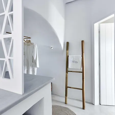 Living Theros Luxury 3* Kardhianí