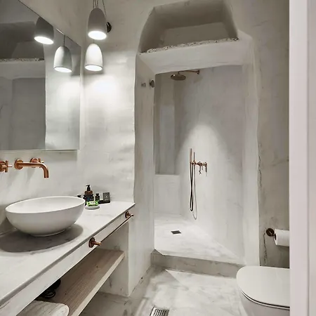 Living Theros Luxury Hotel 3*