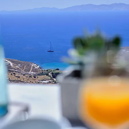 Living Theros Luxury فندق Kardhianí