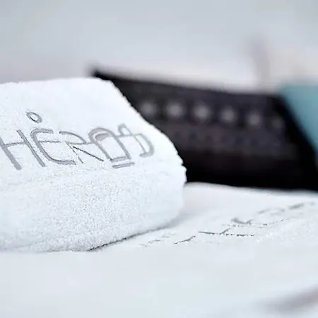 Hotel Living Theros Luxury