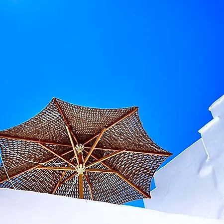 Hotel Living Theros Luxury