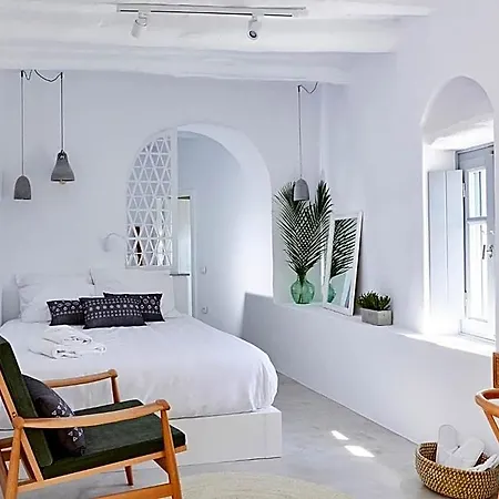 Living Theros Luxury 3*