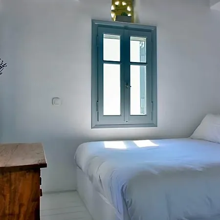Living Theros Luxury Hotel 3*