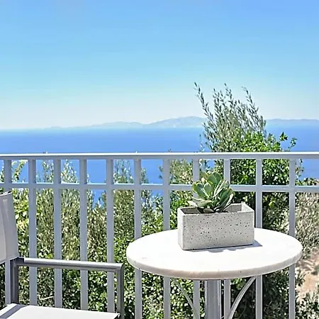 Living Theros Luxury