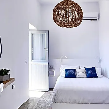 Living Theros Luxury 3*