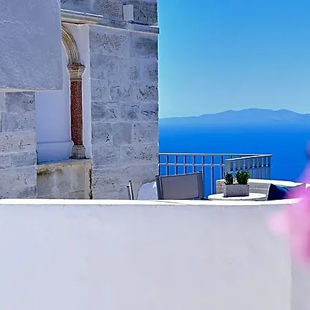 מלון Living Theros Luxury Kardhianí