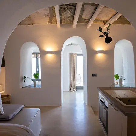 Hotel Living Theros Luxury