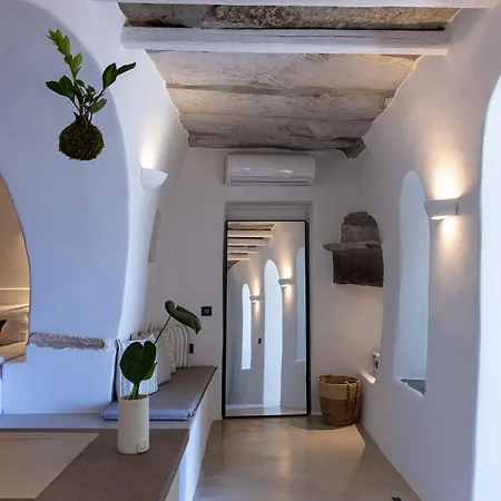 Living Theros Luxury Hotel