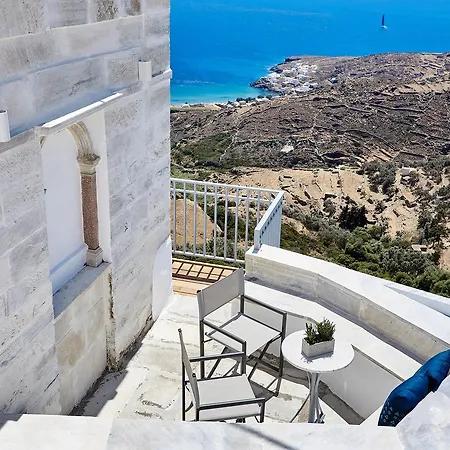 Living Theros Luxury Hotel 3*