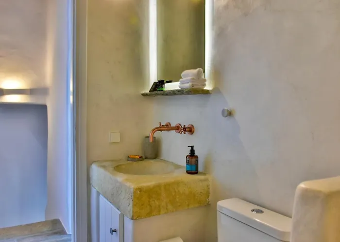 Living Theros Luxury Hotel 3*