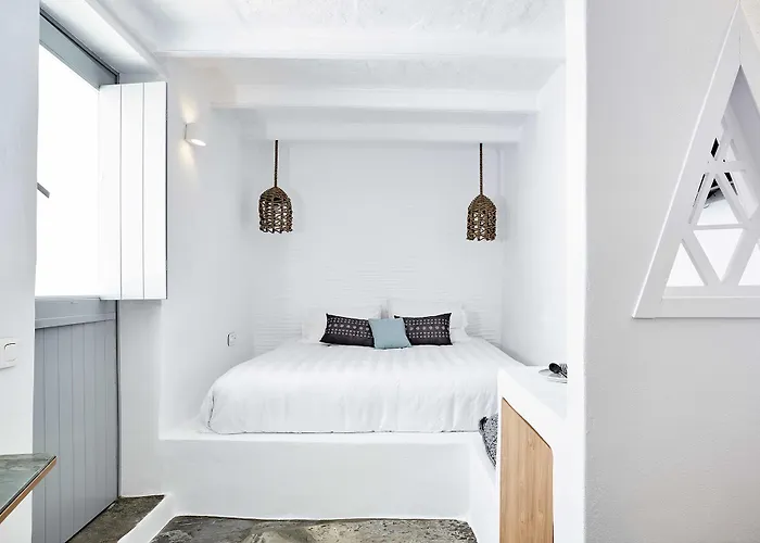 Living Theros Luxury