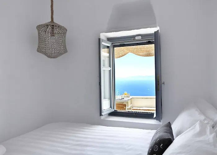 Hotel Living Theros Luxury Kardhianí