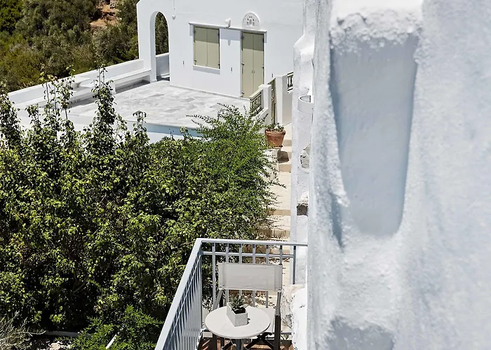 Hotel Living Theros Luxury