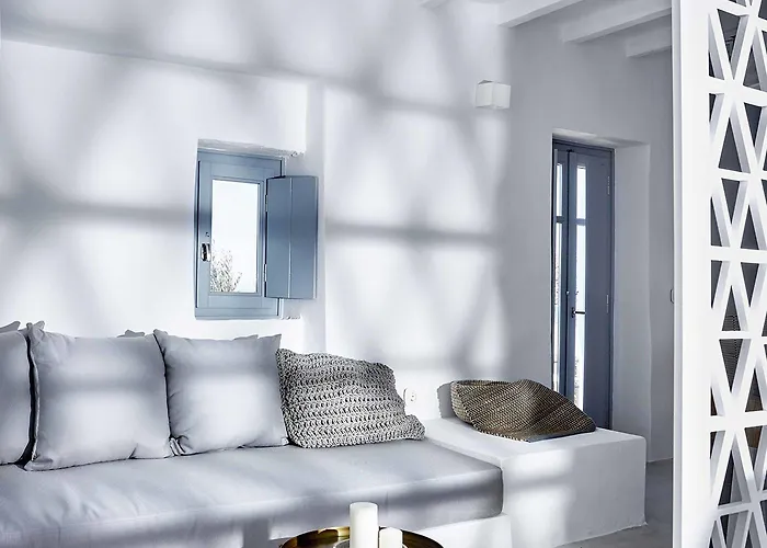 Living Theros Luxury Hotel