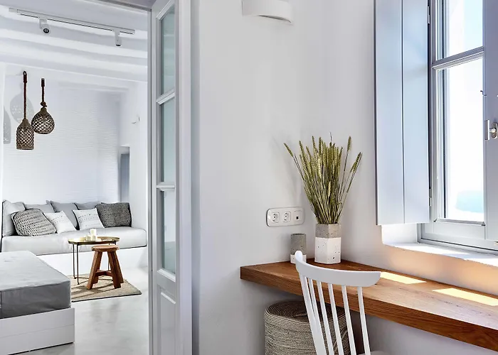 Hotel Living Theros Luxury