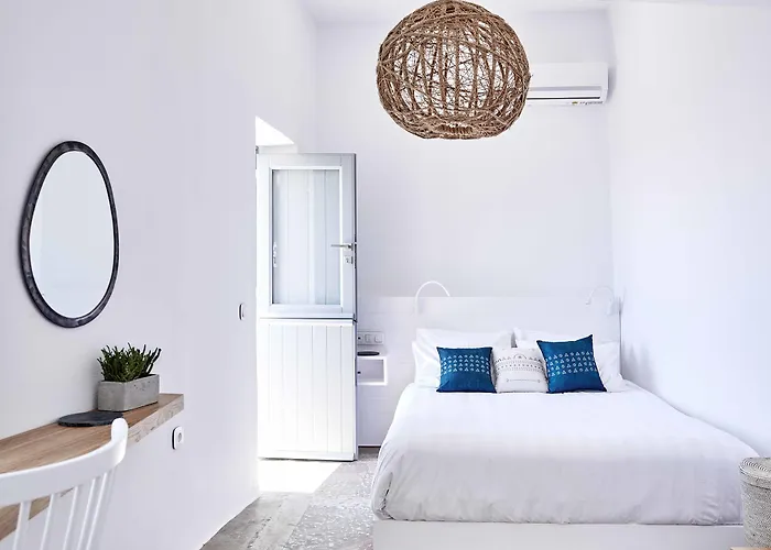 Hotel Living Theros Luxury Kardhianí