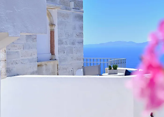 Living Theros Luxury Hotel Kardhianí