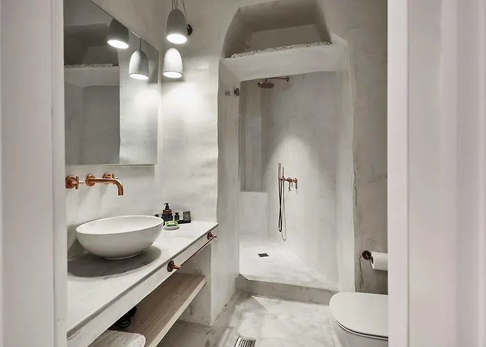 Living Theros Luxury Hotel 3*