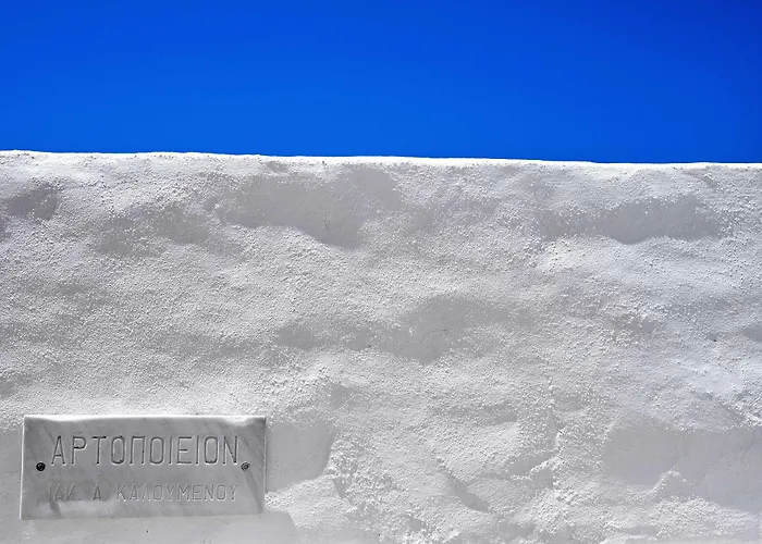 Living Theros Luxury Hotel