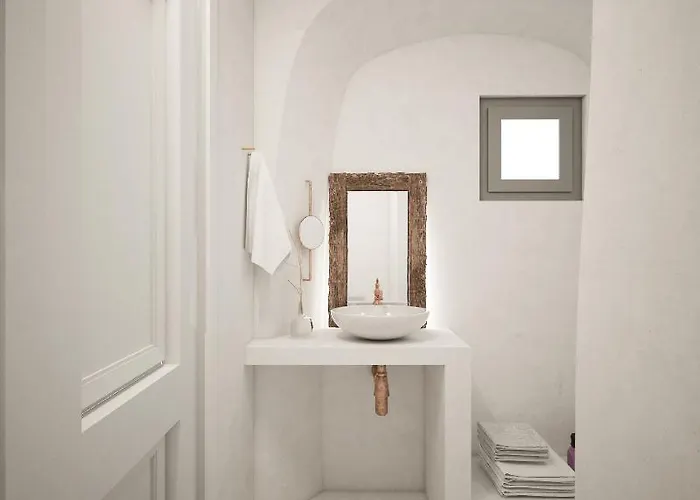 Living Theros Luxury Hotel